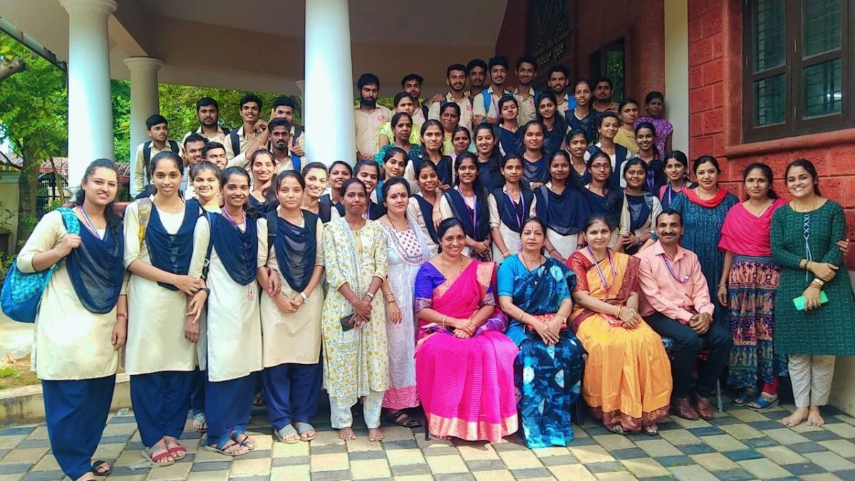 Visit to Dr. Vidyavachaswati Bannanje Govindacharya Memorial City Central Library and library Awareness program